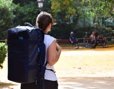 Patricia de Llobet, measuring RF-EMF exposure in Parc de la Ciutadella, Barcelona.